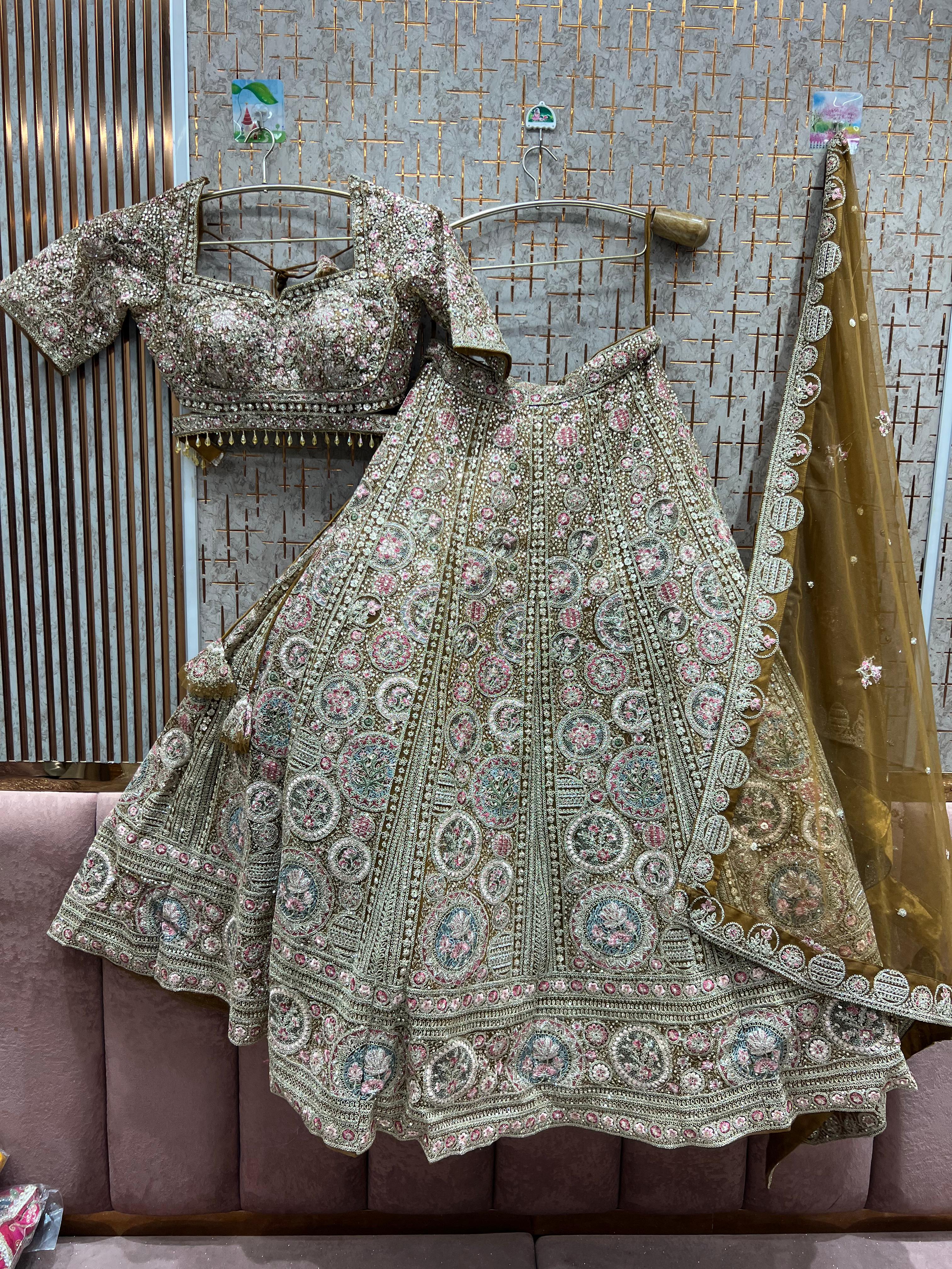 designer2-heavy-lehenga